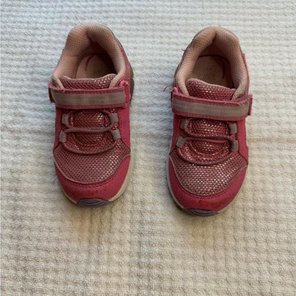 Stride Rite Lumi Bounce Sneaker. Size: little kids 7M. Color: pink